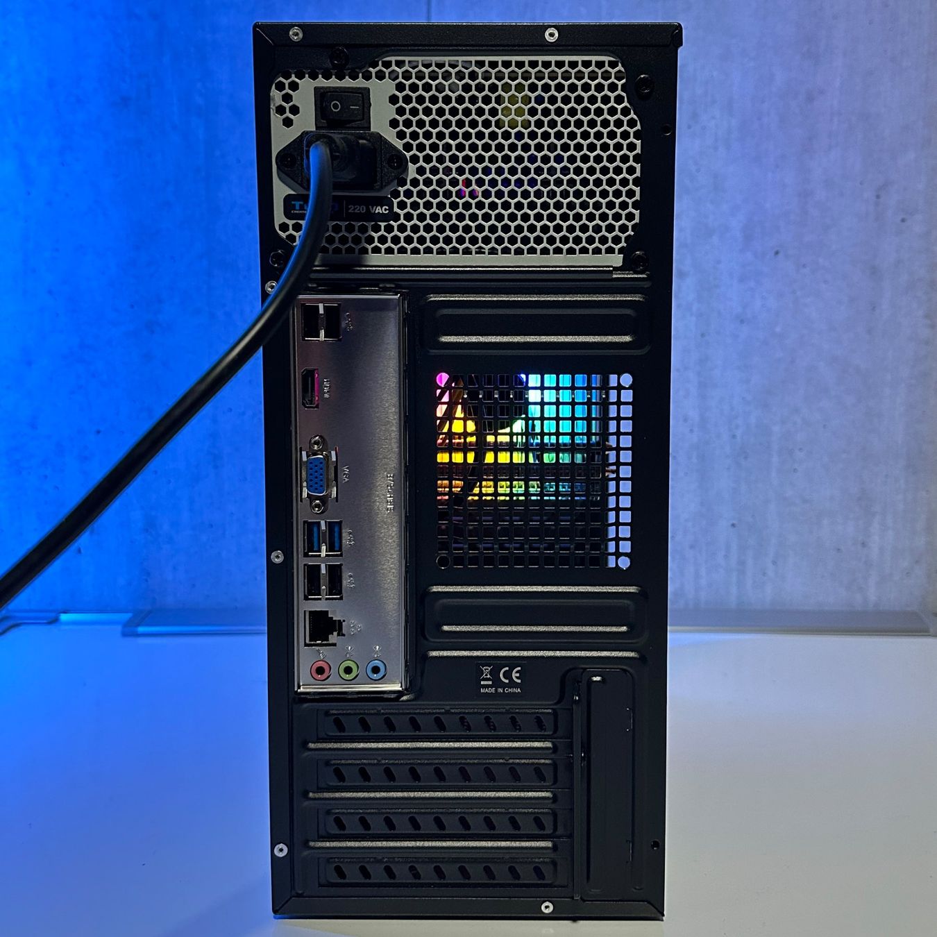 Specia Gaming PC 4 Core Intel Xeon 3,6Ghz 16GB 512GB *Neu*